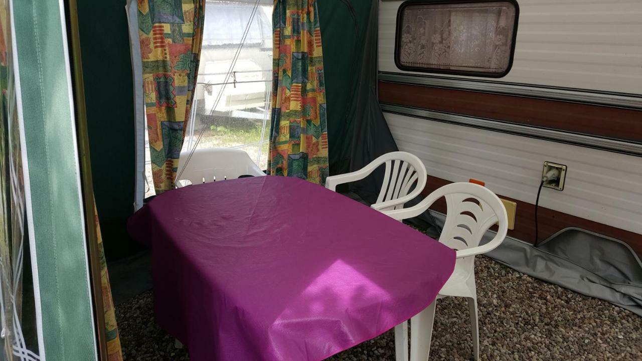 "U Izy" Pokoje Goscinne I Przyczepy Campingowe Mielno  Exterior foto